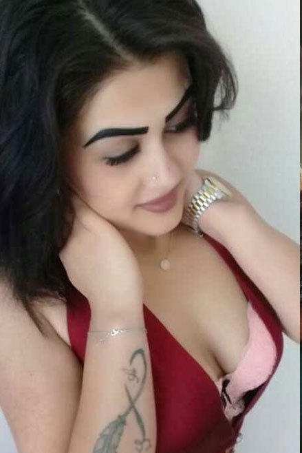 Vaani Surat housewife Escorts