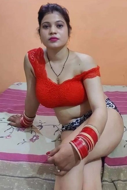 Diya Surat housewife Escorts