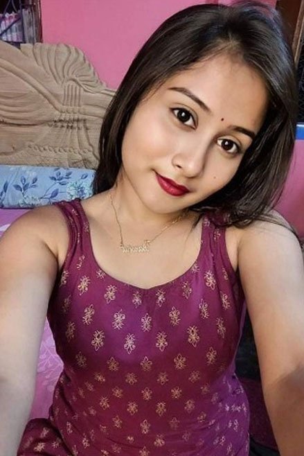 Aditi model to Hire Surat Escorts